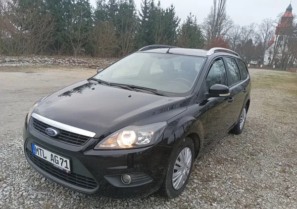 samochody osobowe Ford Focus cena 16800 przebieg: 180000, rok produkcji 2010 z Raciąż